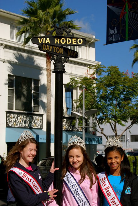 National American Miss Titleholders on the Hollywood Tour!