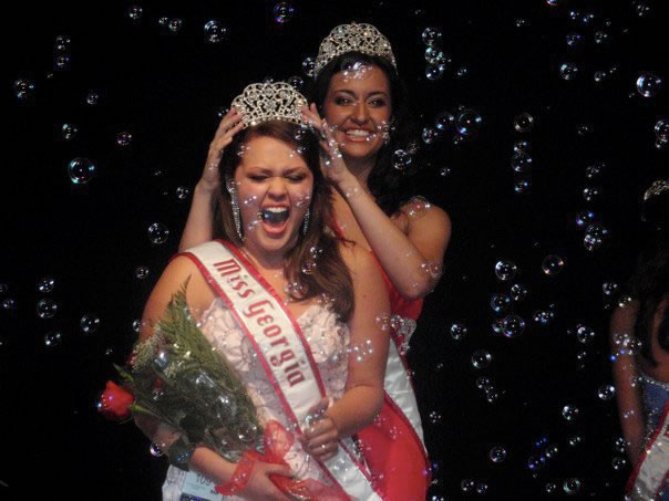 Amanda Moreno is crowned the 2010 National American Miss Georgia Teen!